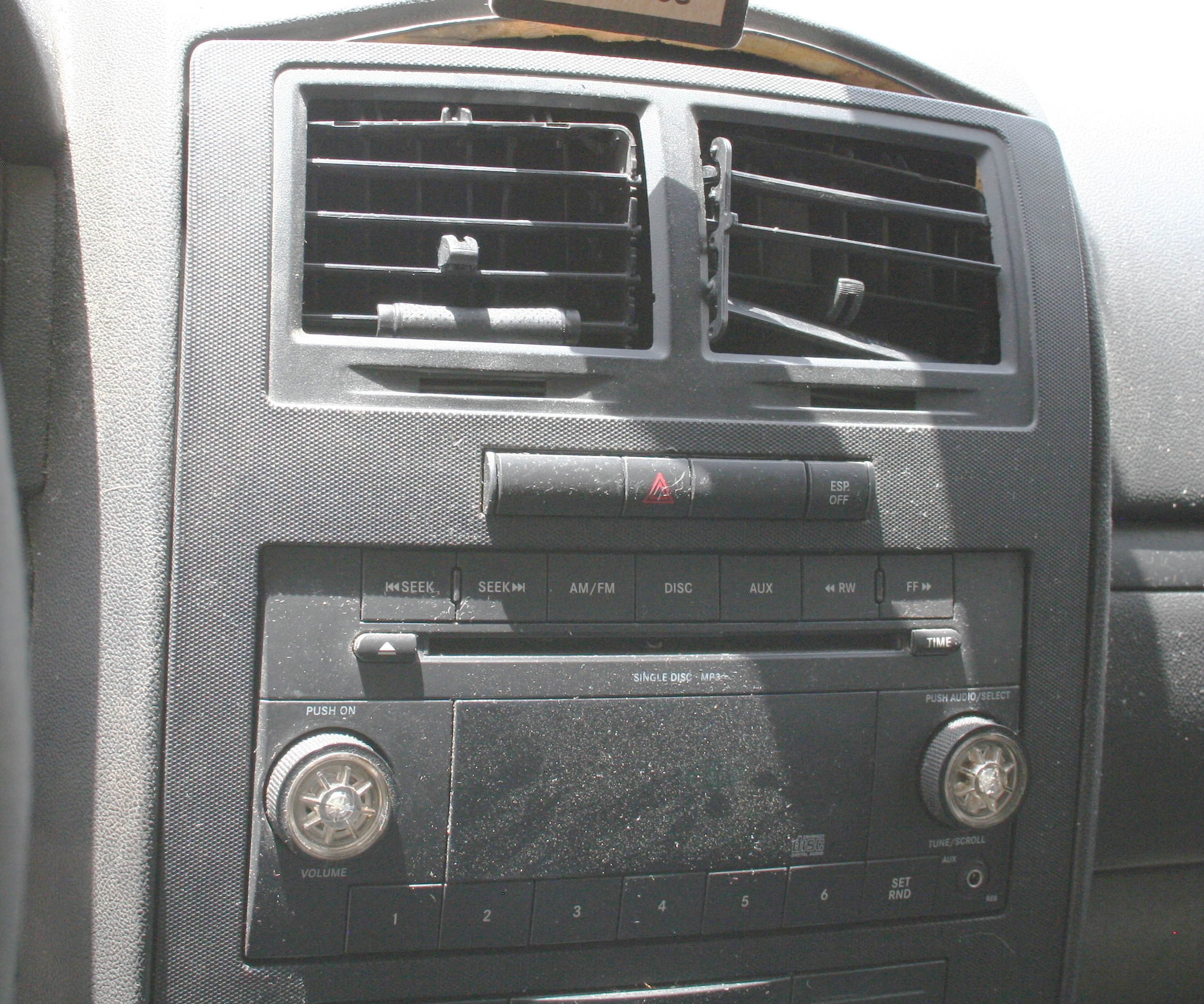 2010 DODGE Charger LX - view 10 of 12