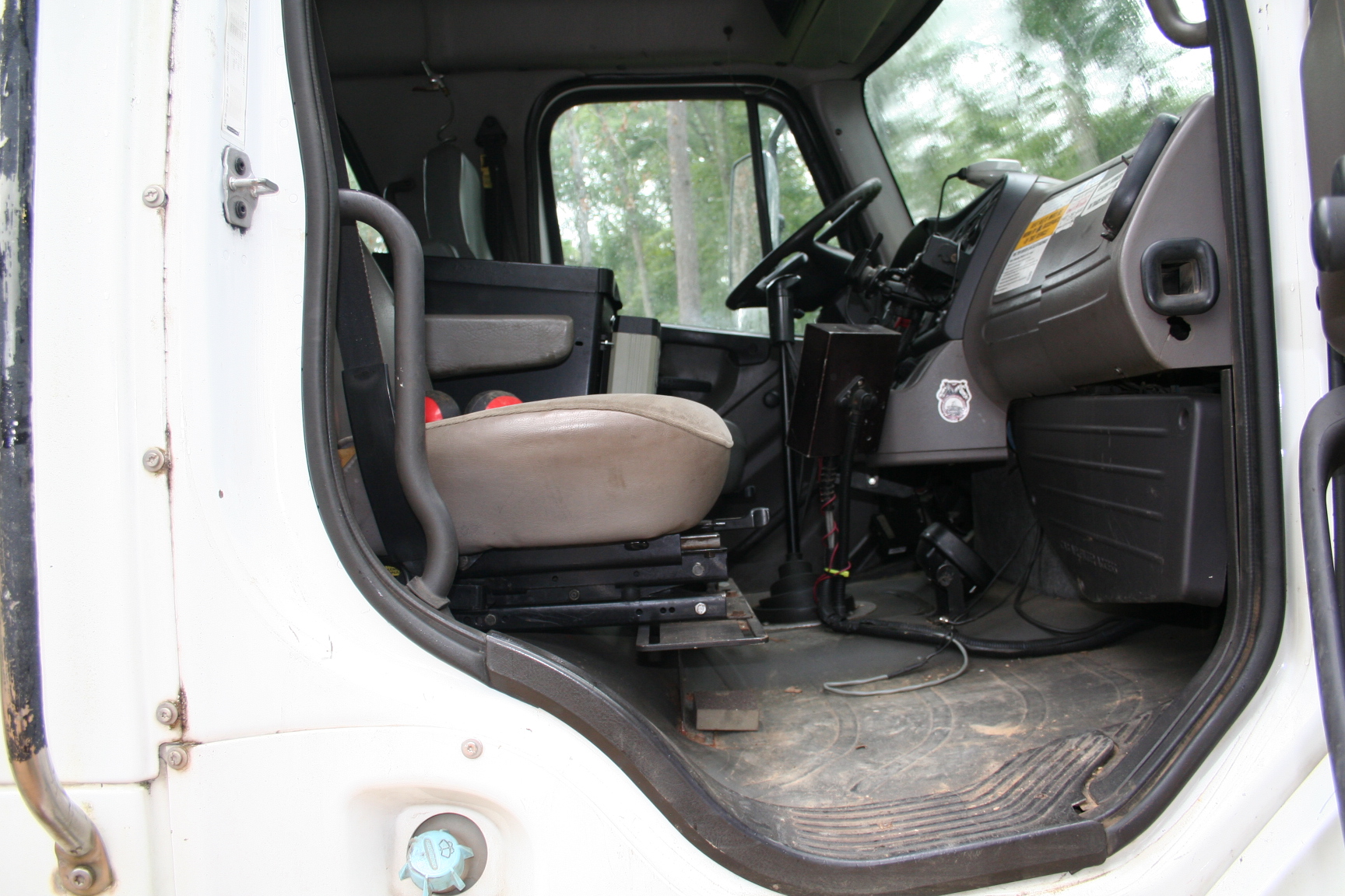 2008 FREIGHTLINER M2 - Image 50