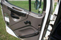 2008 FREIGHTLINER M2 - Image 36