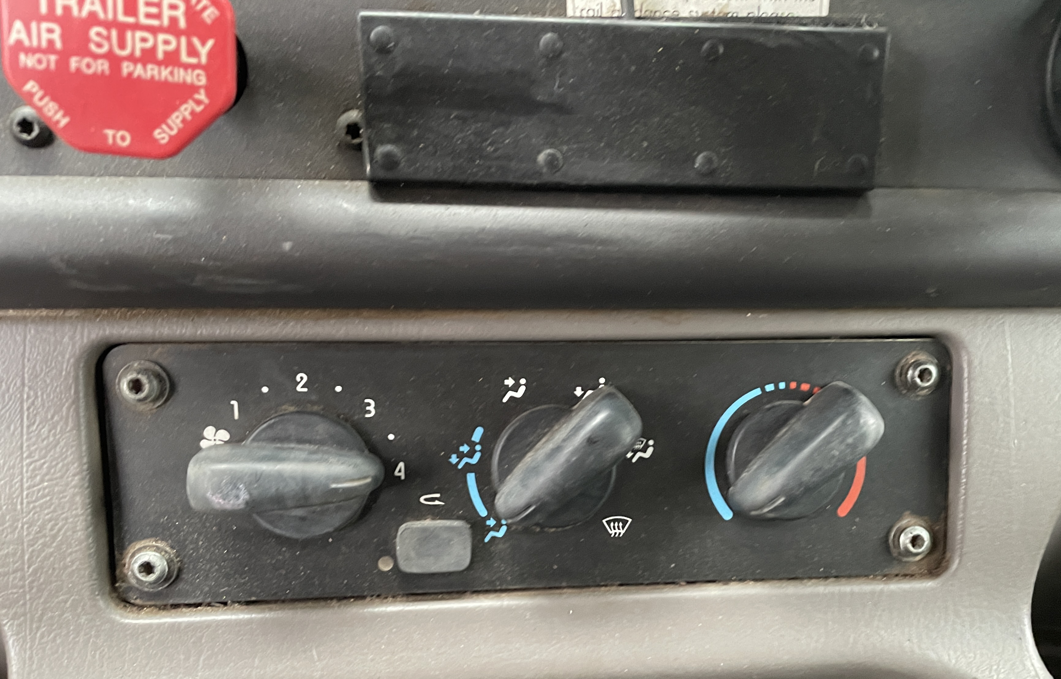 2008 FREIGHTLINER M2 - Image 64
