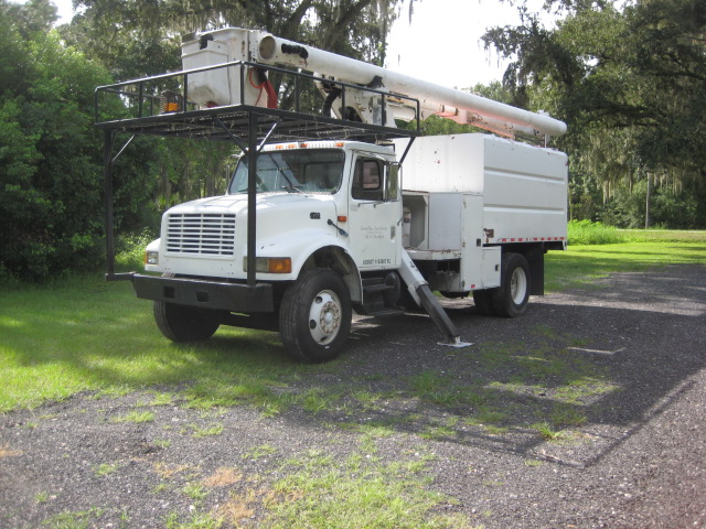 1999 INTERNATIONAL 4700 - view 2 of 14