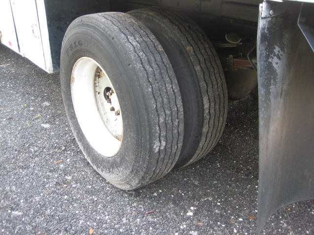 1999 INTERNATIONAL 4700 - view 5 of 14