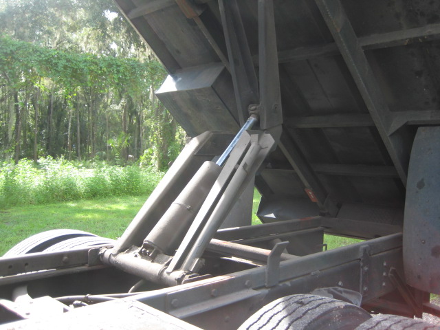 1999 INTERNATIONAL 4700 - view 10 of 14