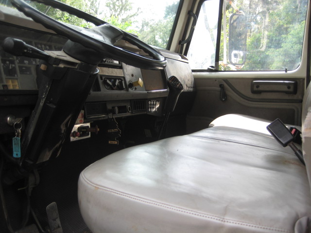 1999 INTERNATIONAL 4700 - Image 13