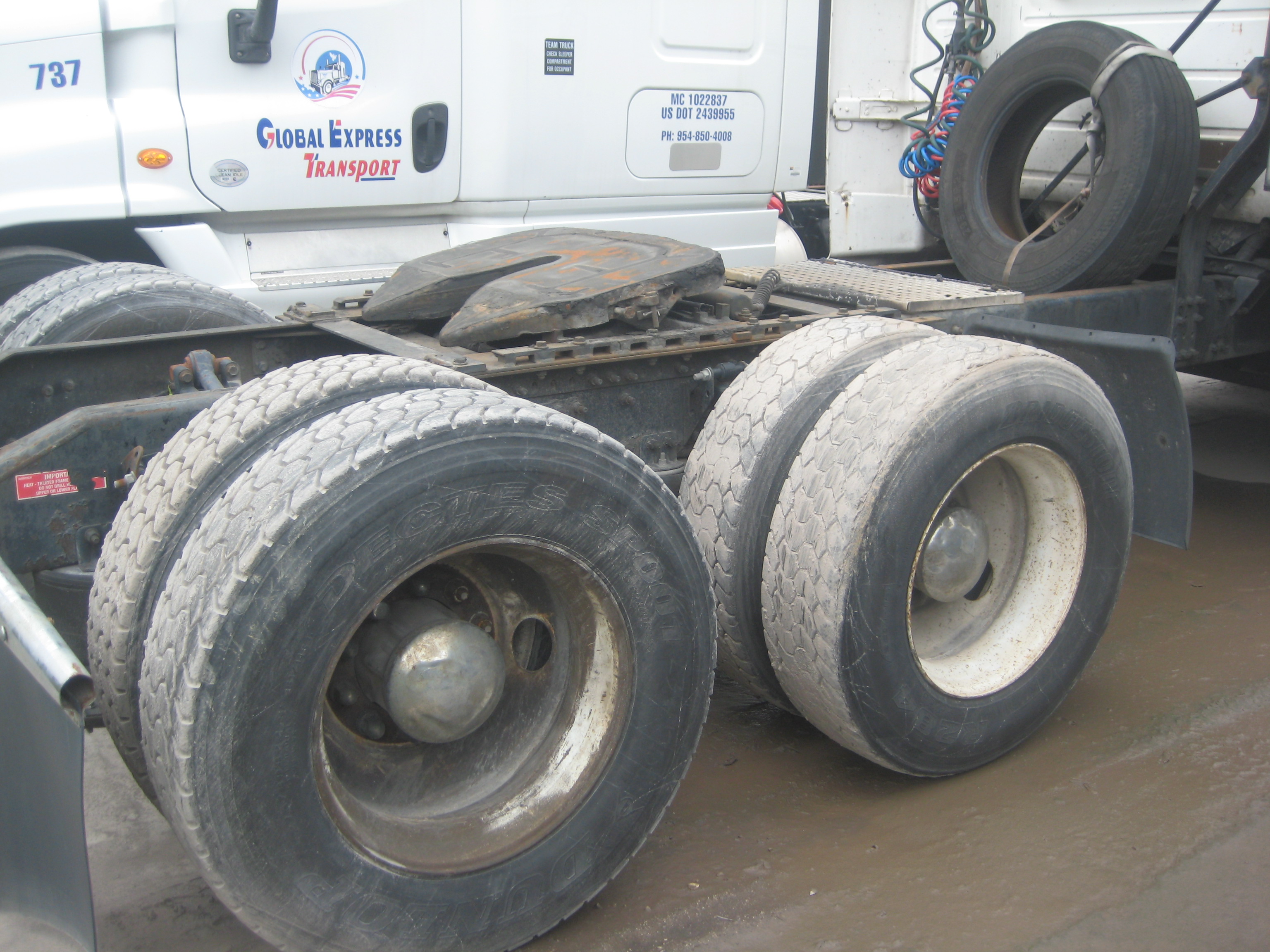 2002 VOLVO VNL Series - Image 4