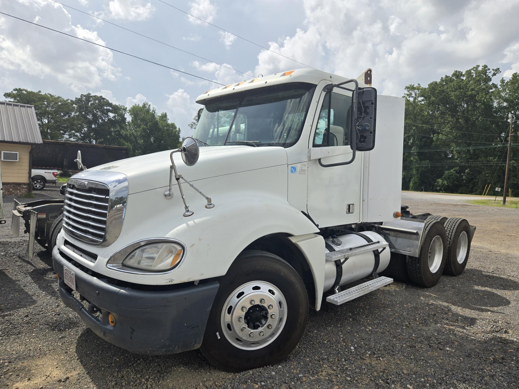 2007 FREIGHTLINER Columbia