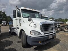 2007 FREIGHTLINER Columbia - Image 2