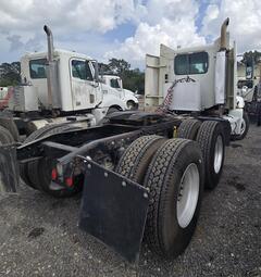 2007 FREIGHTLINER Columbia - Image 4