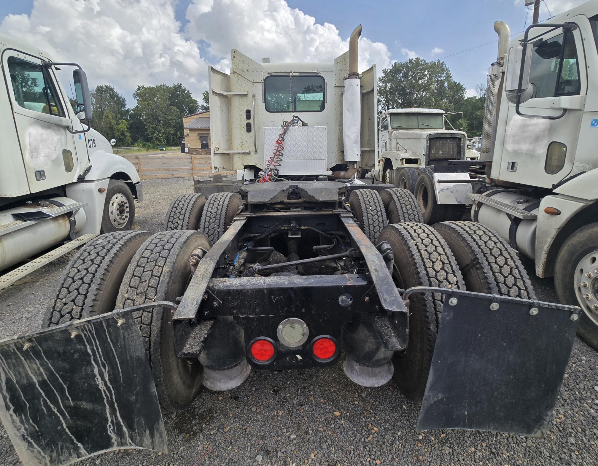 2007 FREIGHTLINER Columbia - Image 3