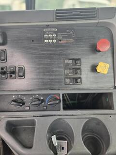 2007 FREIGHTLINER Columbia - Image 8