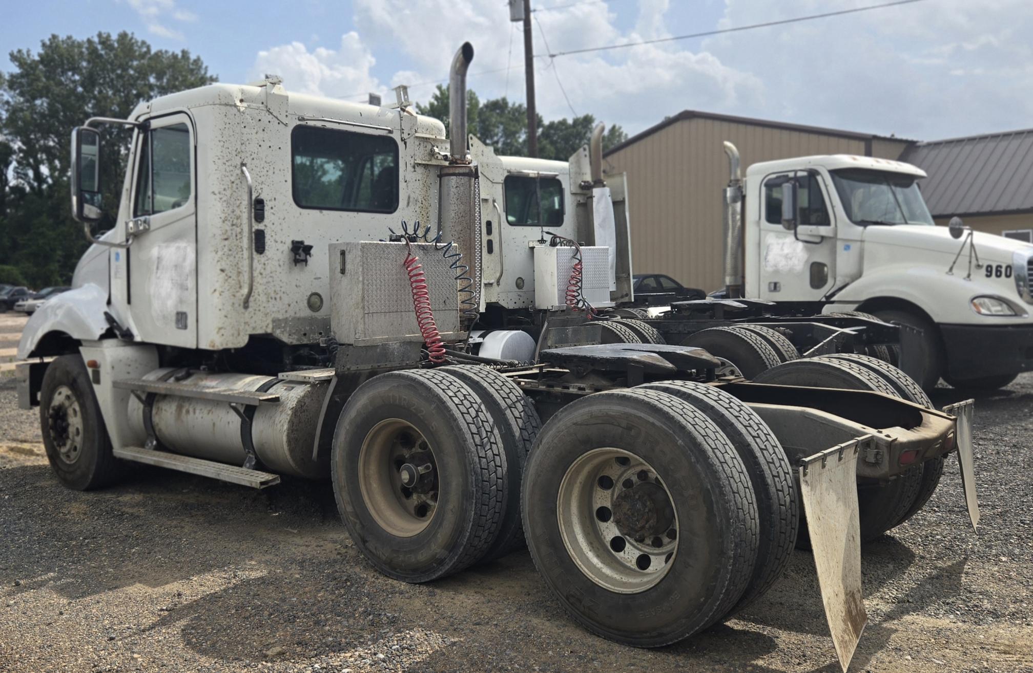 2005 FREIGHTLINER Columbia - view 5 of 17