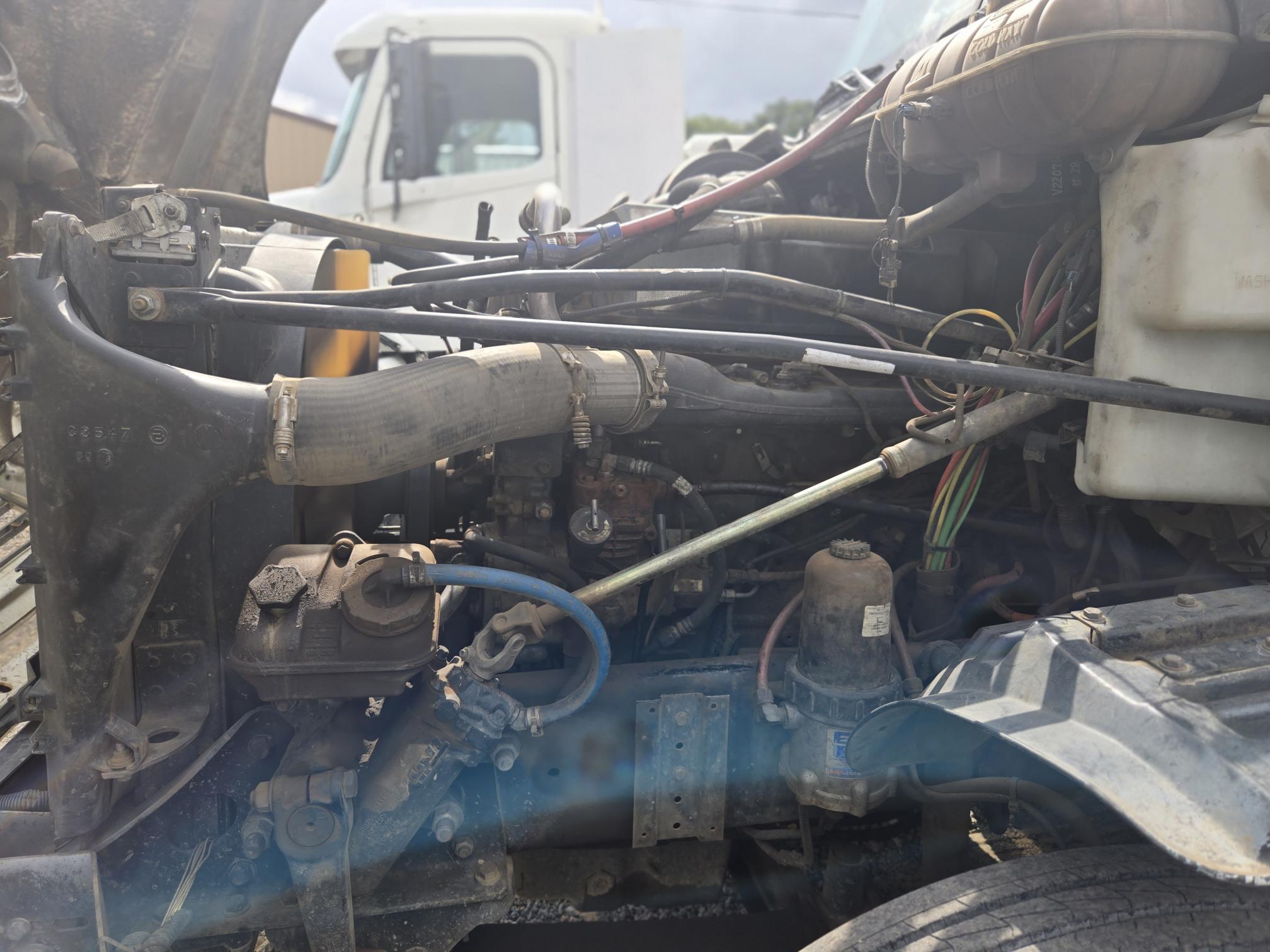 2005 FREIGHTLINER Columbia - view 9 of 17