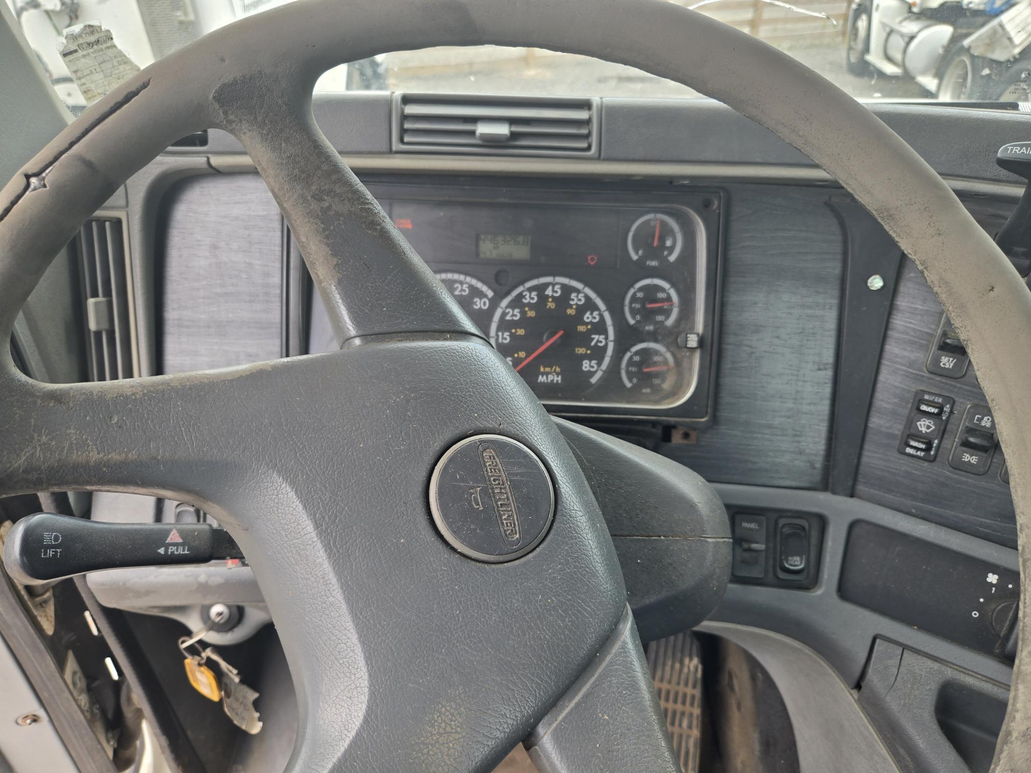2005 FREIGHTLINER Columbia - view 12 of 17