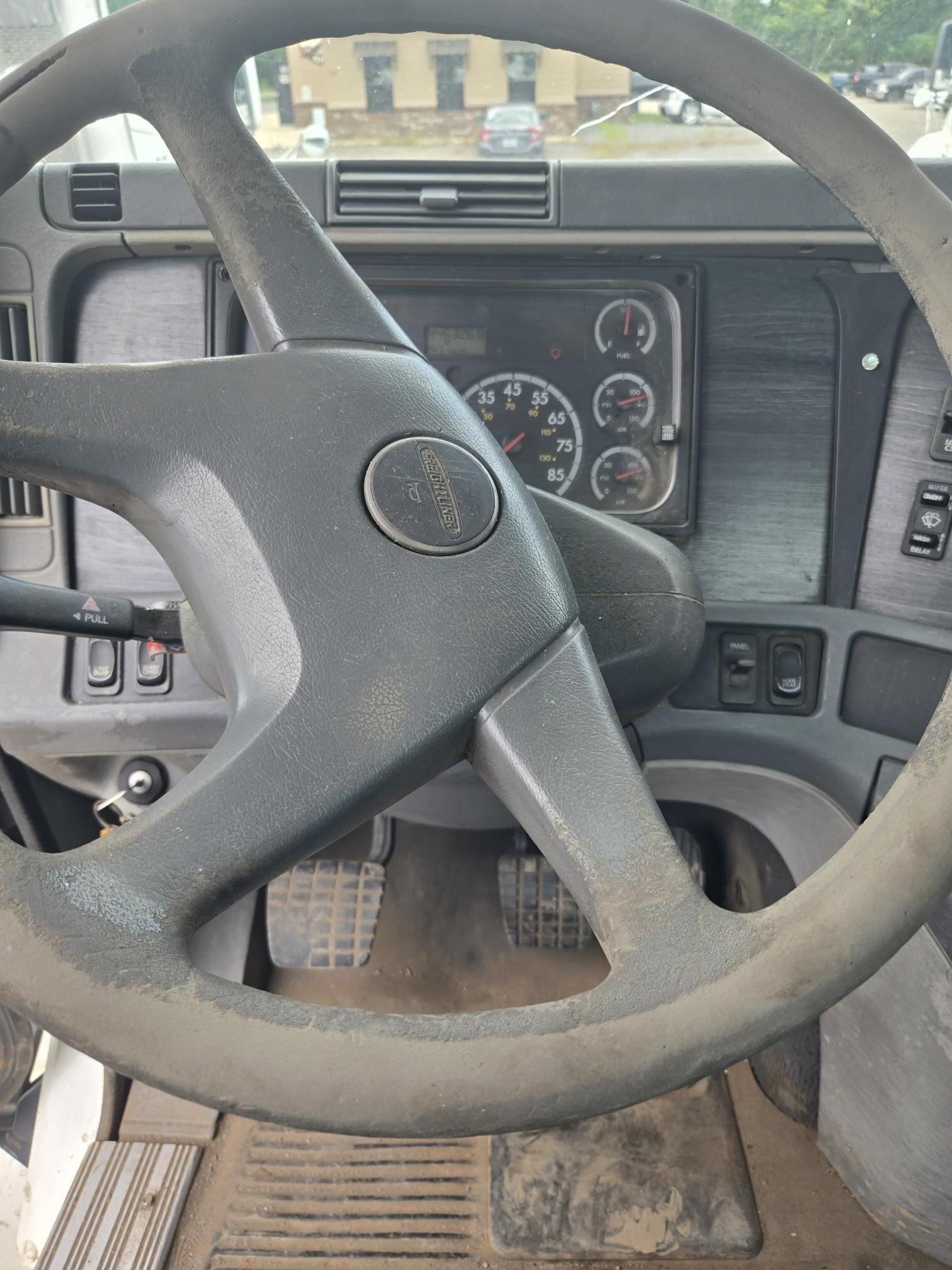 2005 FREIGHTLINER Columbia - Image 14