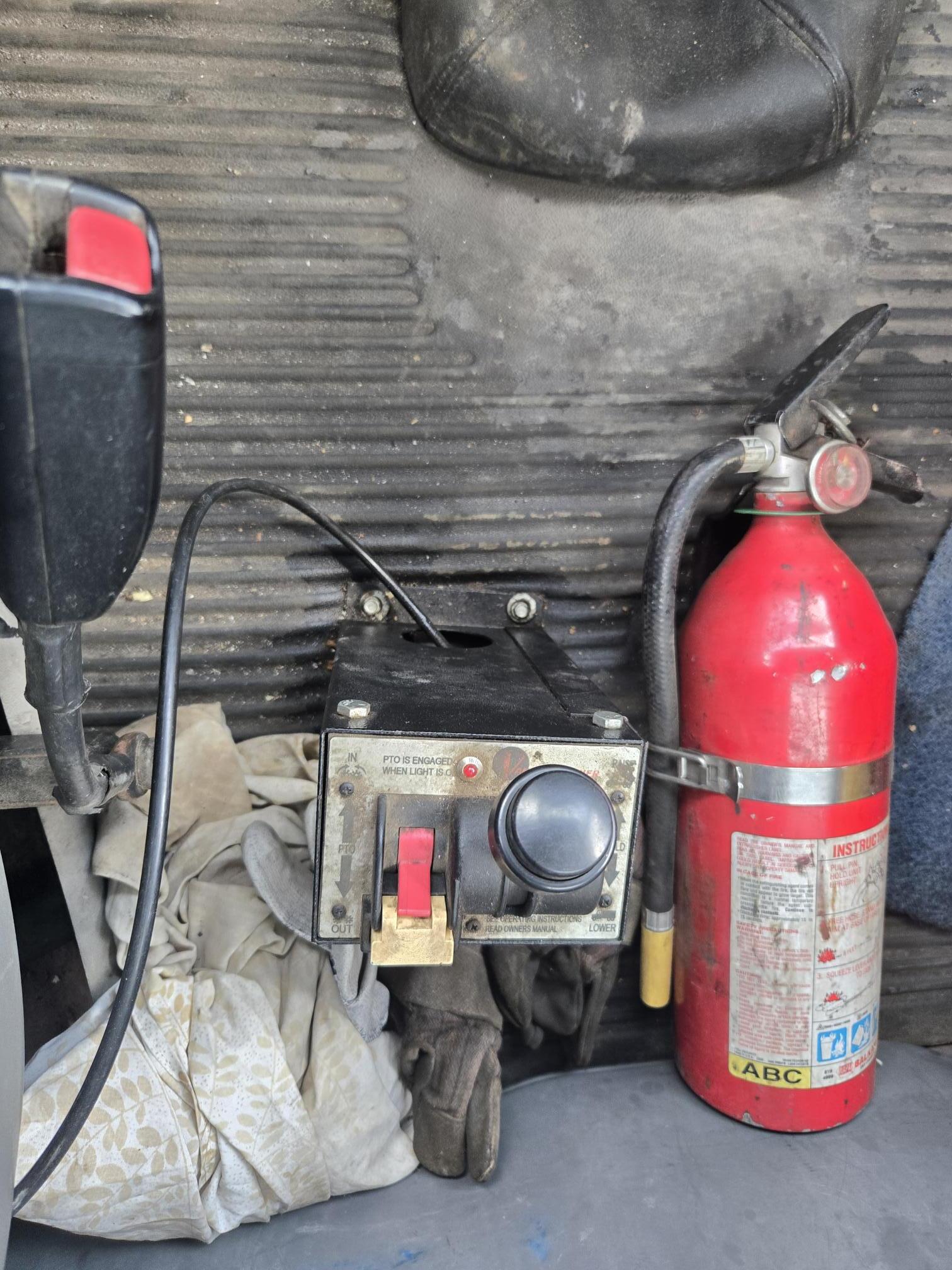 2005 FREIGHTLINER Columbia - view 13 of 17