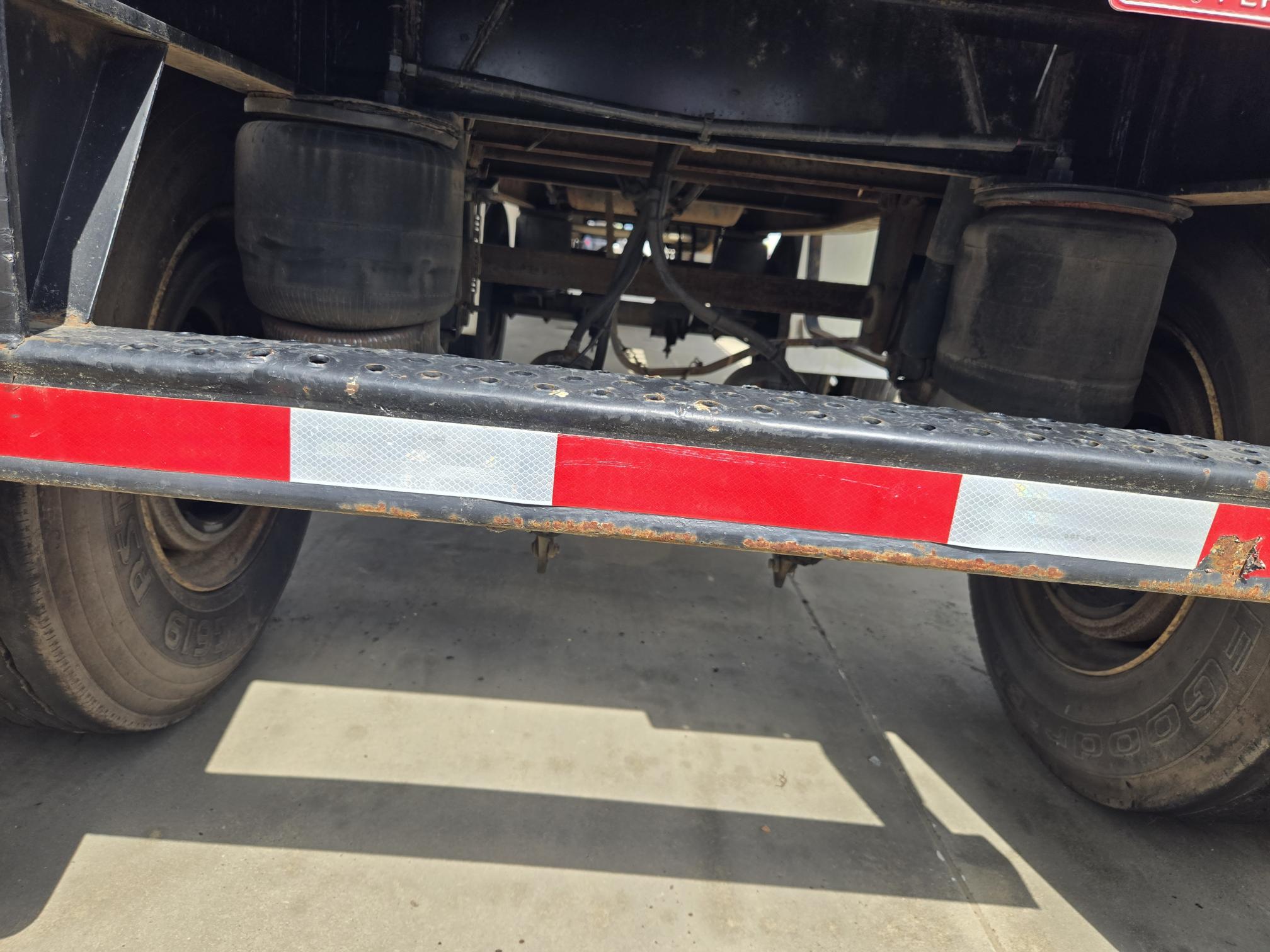 2000 UTILITY 48 x 102 - Image 10