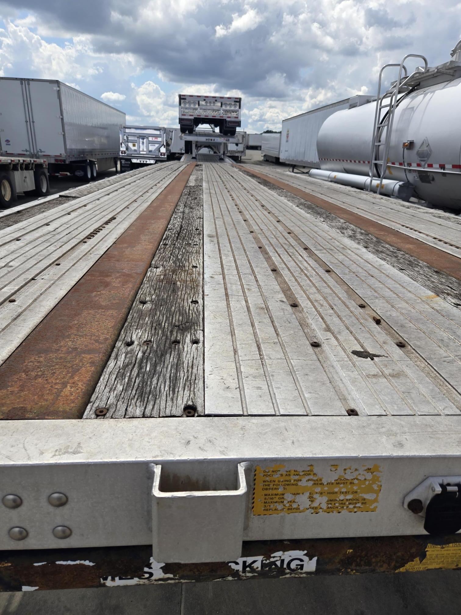 2000 UTILITY 48 x 102 - Image 9