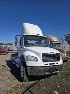 2020 FREIGHTLINER Business Class M2 106 - Image 3