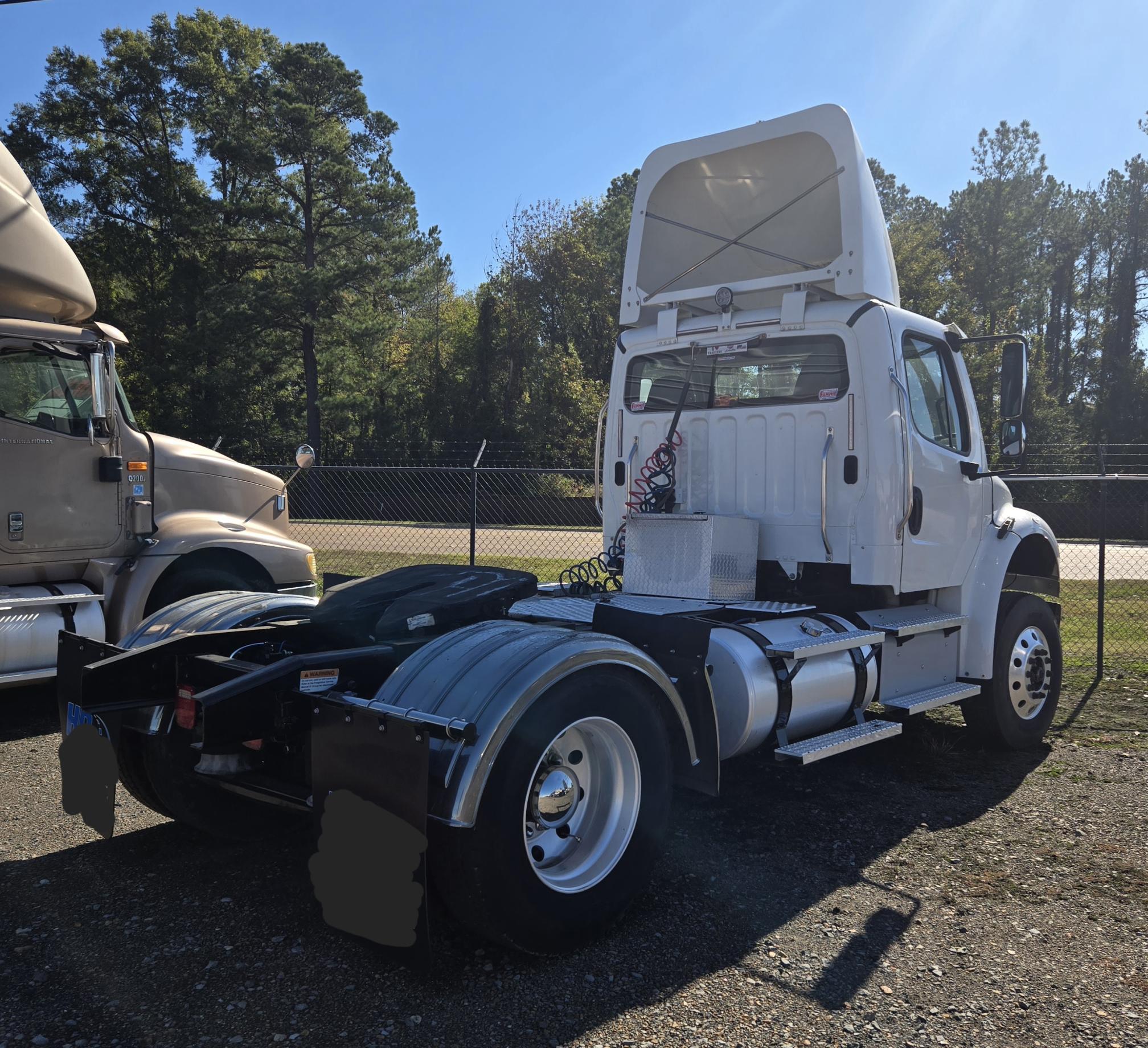 2020 FREIGHTLINER Business Class M2 106 - Image 6