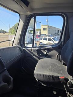 2020 FREIGHTLINER Business Class M2 106 - Image 13