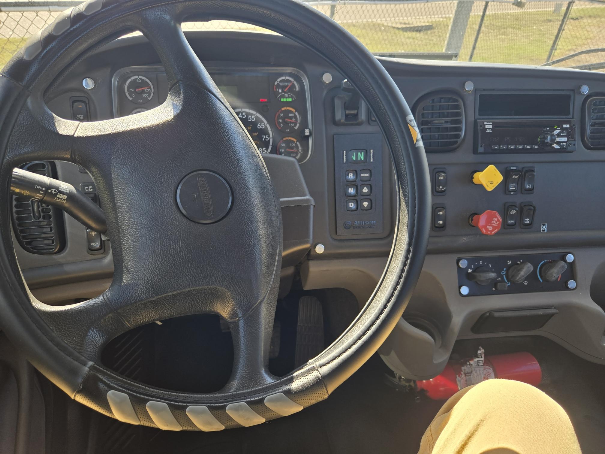 2020 FREIGHTLINER Business Class M2 106 - Image 16