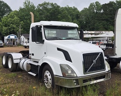 2013 VOLVO VNL - Image 1