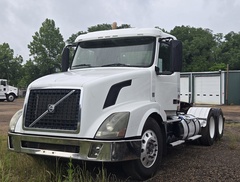 2013 VOLVO VNL - Image 3