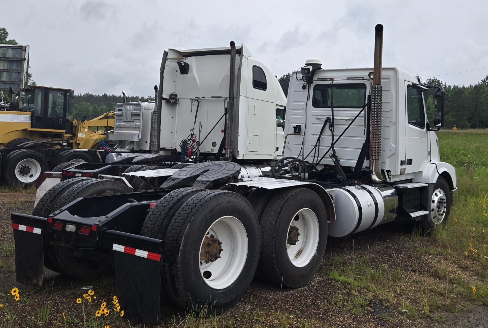 2013 VOLVO VNL - Image 6