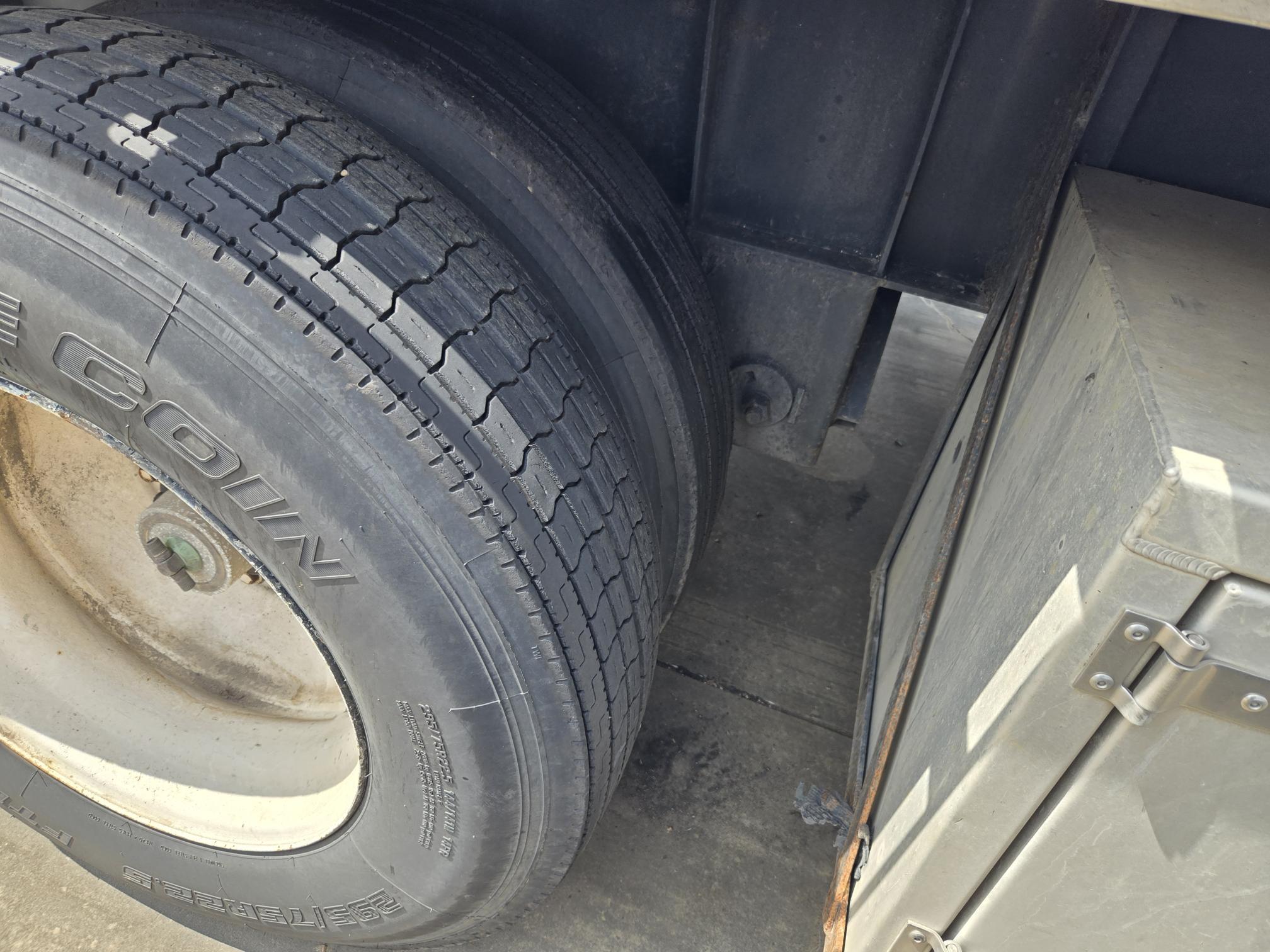 2004 GREAT DANE 48 x 102 - Image 11