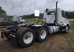 2013 VOLVO VNL - Image 6