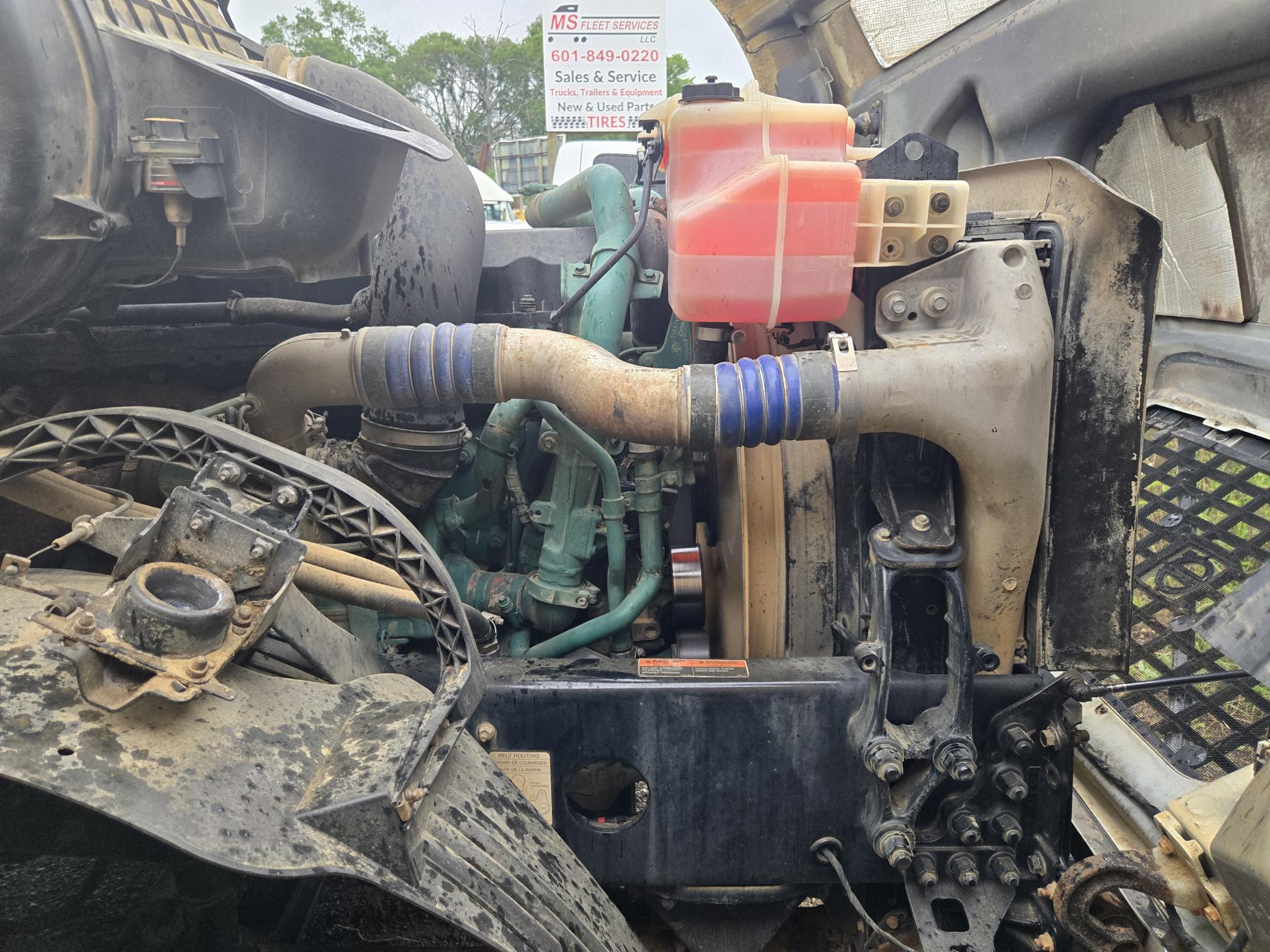 2013 VOLVO VNL - Image 13