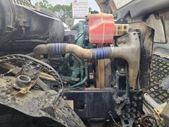 2013 VOLVO VNL - Image 13