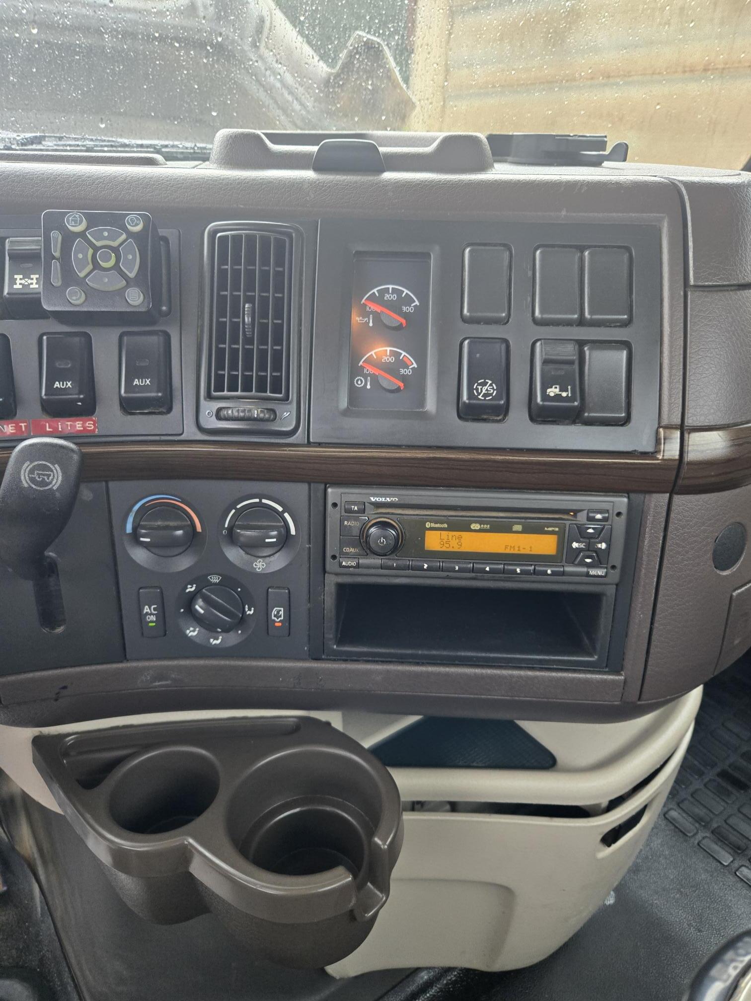 2013 VOLVO VNL - view 11 of 13