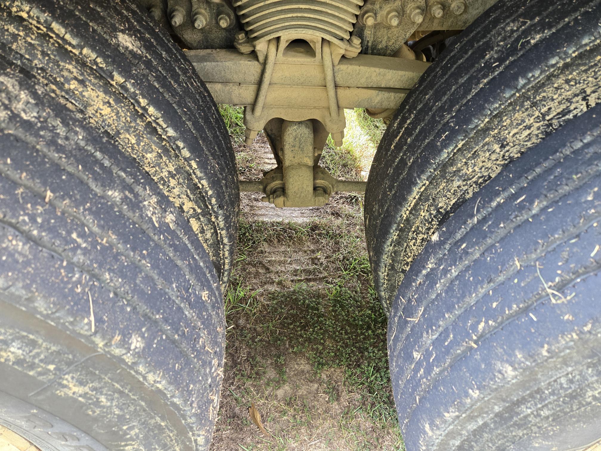 2005 FREIGHTLINER FLD 120 - view 13 of 26