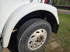 2005 FREIGHTLINER FLD 120 - Image 8