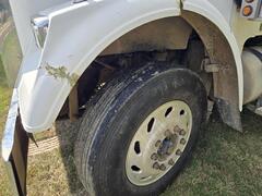 2005 FREIGHTLINER FLD 120 - Image 9