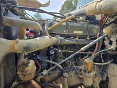 2005 FREIGHTLINER FLD 120 - Image 17