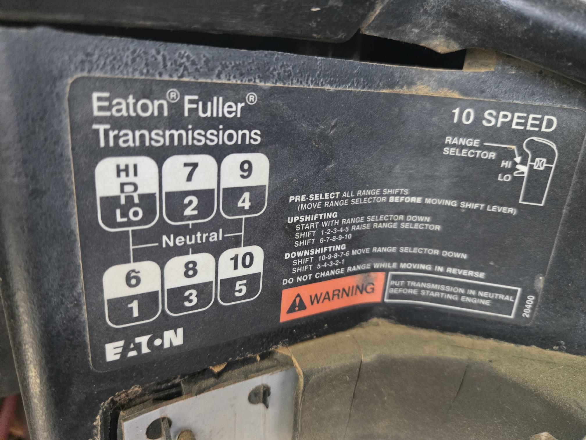 2005 FREIGHTLINER FLD 120 - Image 25