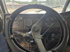 2005 FREIGHTLINER FLD 120 - Image 23