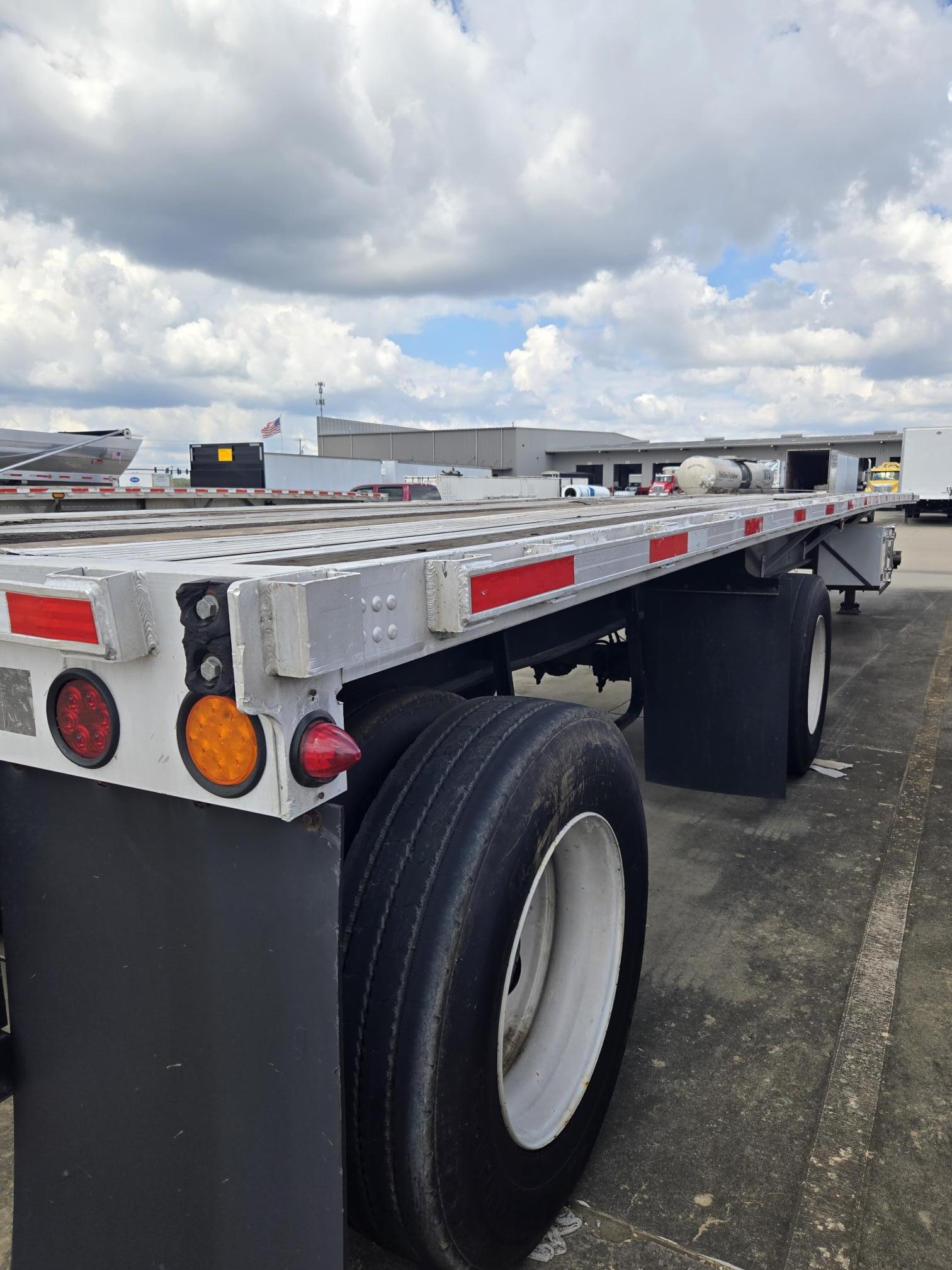 1999 UTILITY 48 x 102 - view 5 of 17