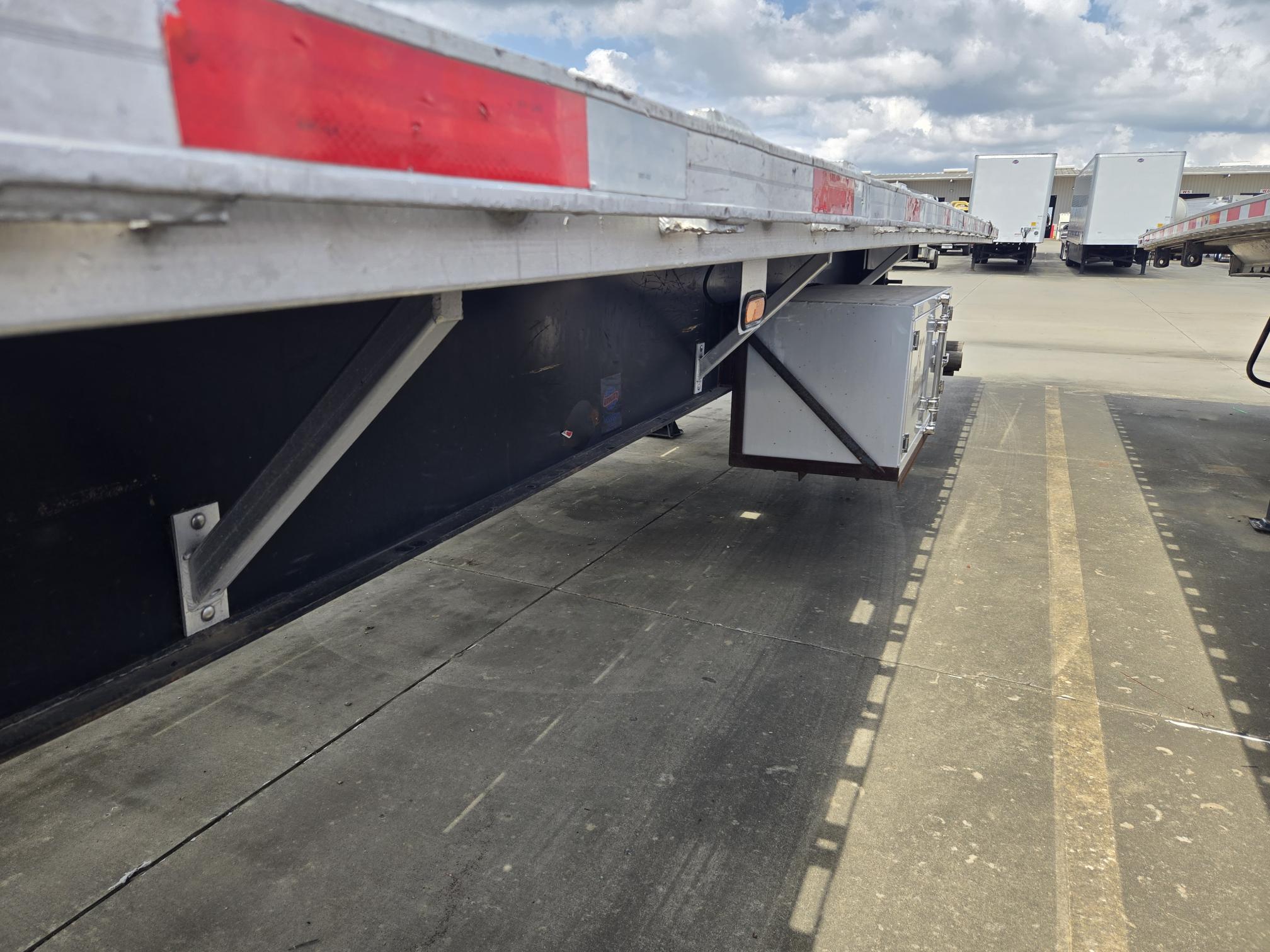 1999 UTILITY 48 x 102 - view 11 of 17