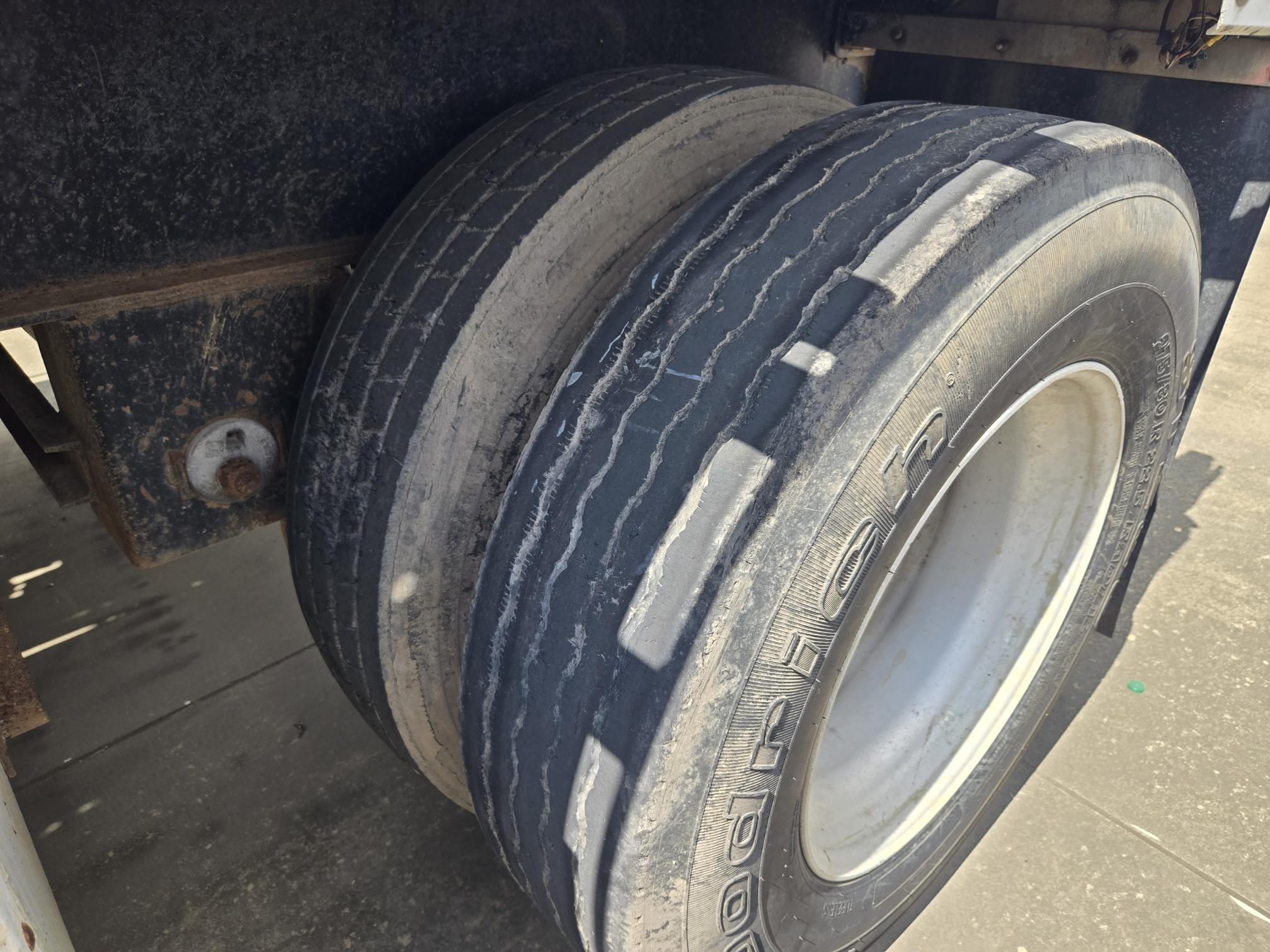 2005 UTILITY 48 x 102 - view 11 of 12