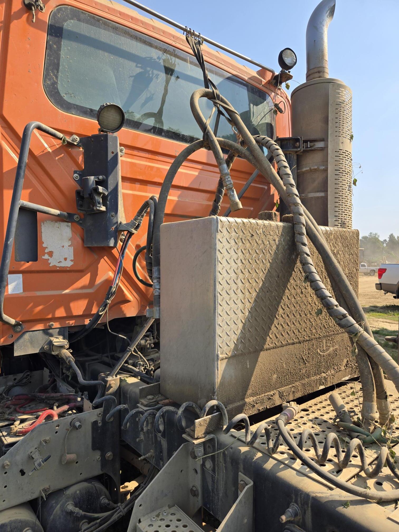 2012 INTERNATIONAL Prostar - view 6 of 25