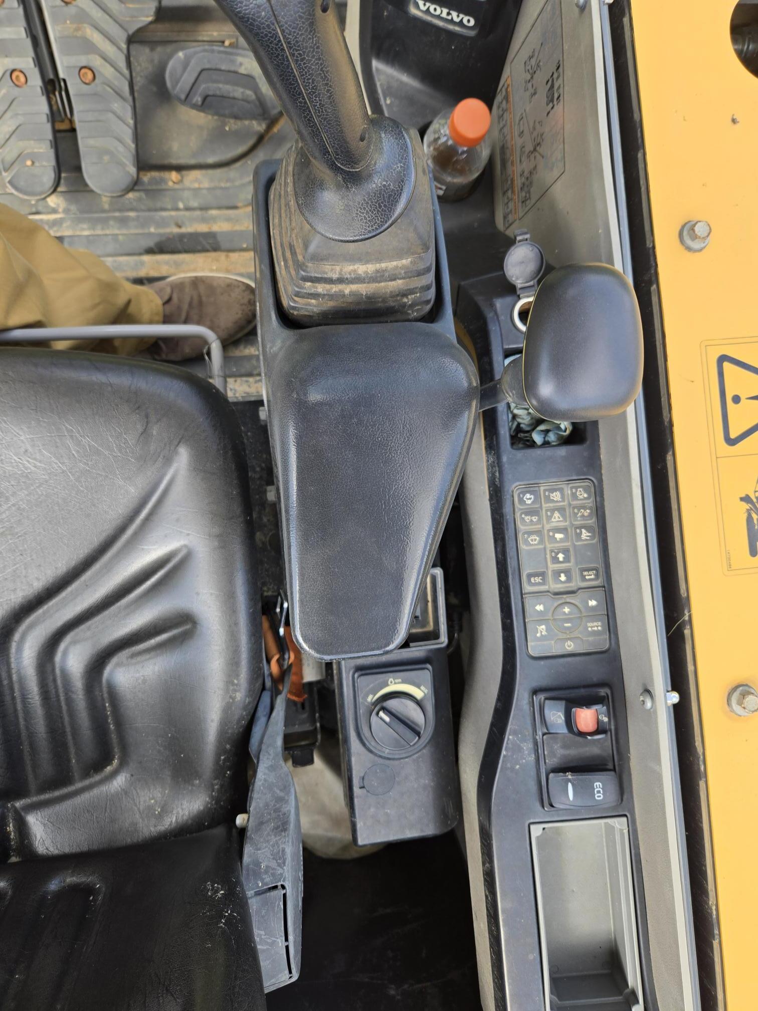 2022 VOLVO ECR 88D Pro - Image 9