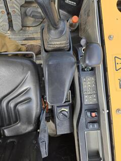 2022 VOLVO ECR 88D Pro - Image 9