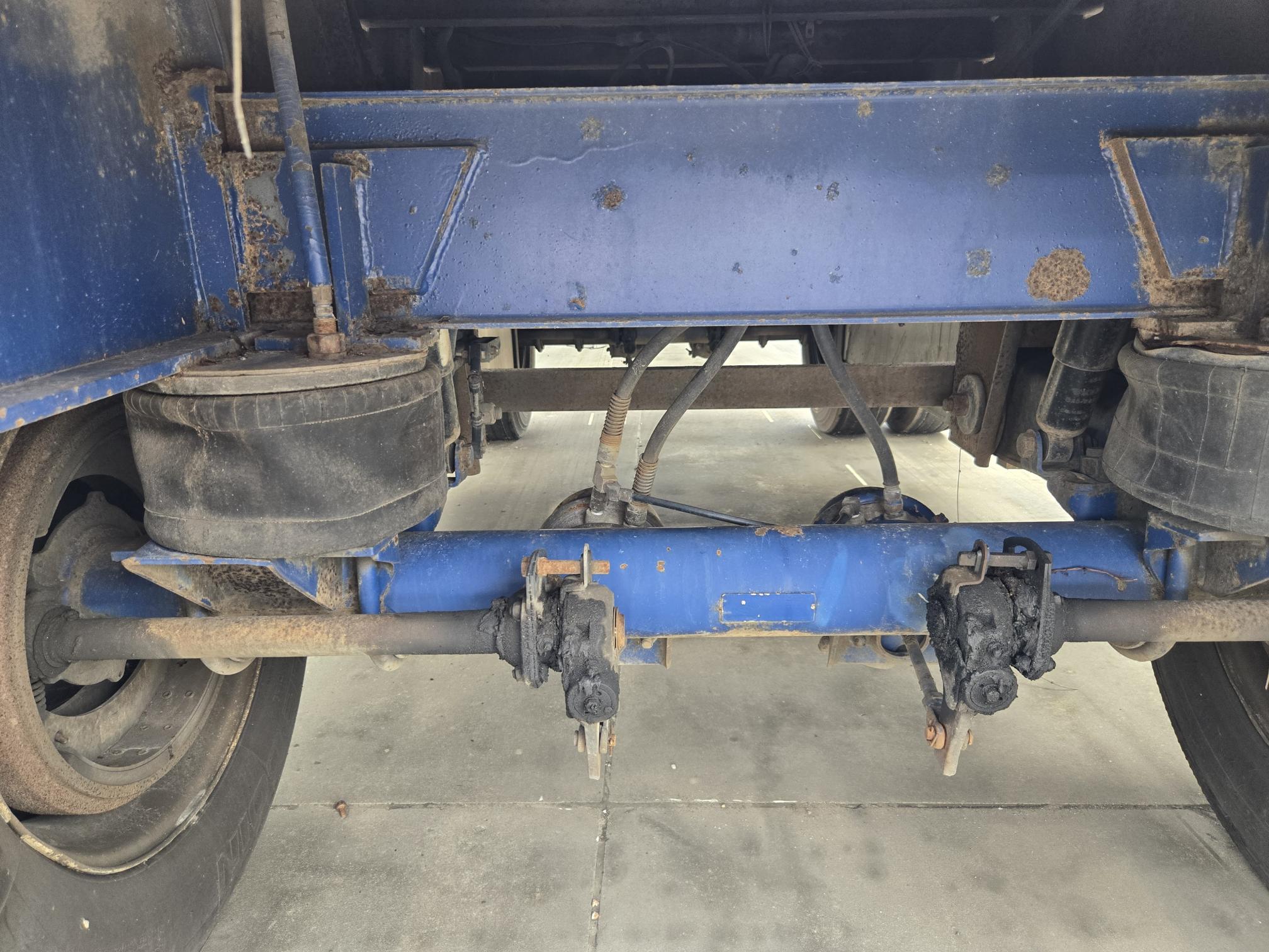 1998 UTILITY 48 x 102 - view 9 of 13