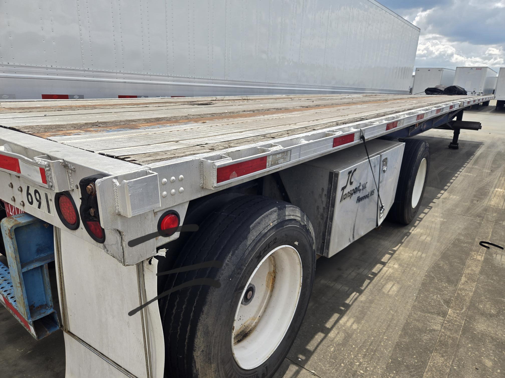 1998 UTILITY 48 x 102 - Image 11