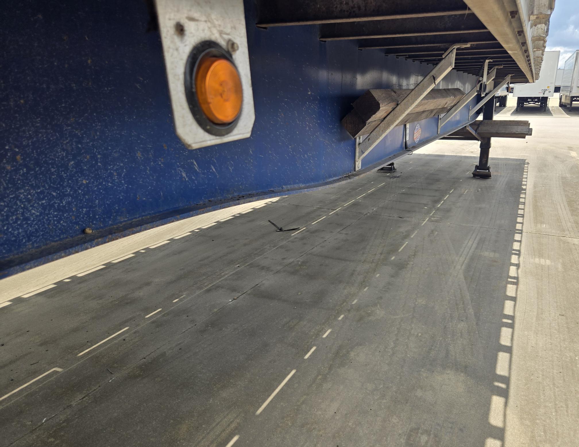 1998 UTILITY 48 x 102 - Image 13