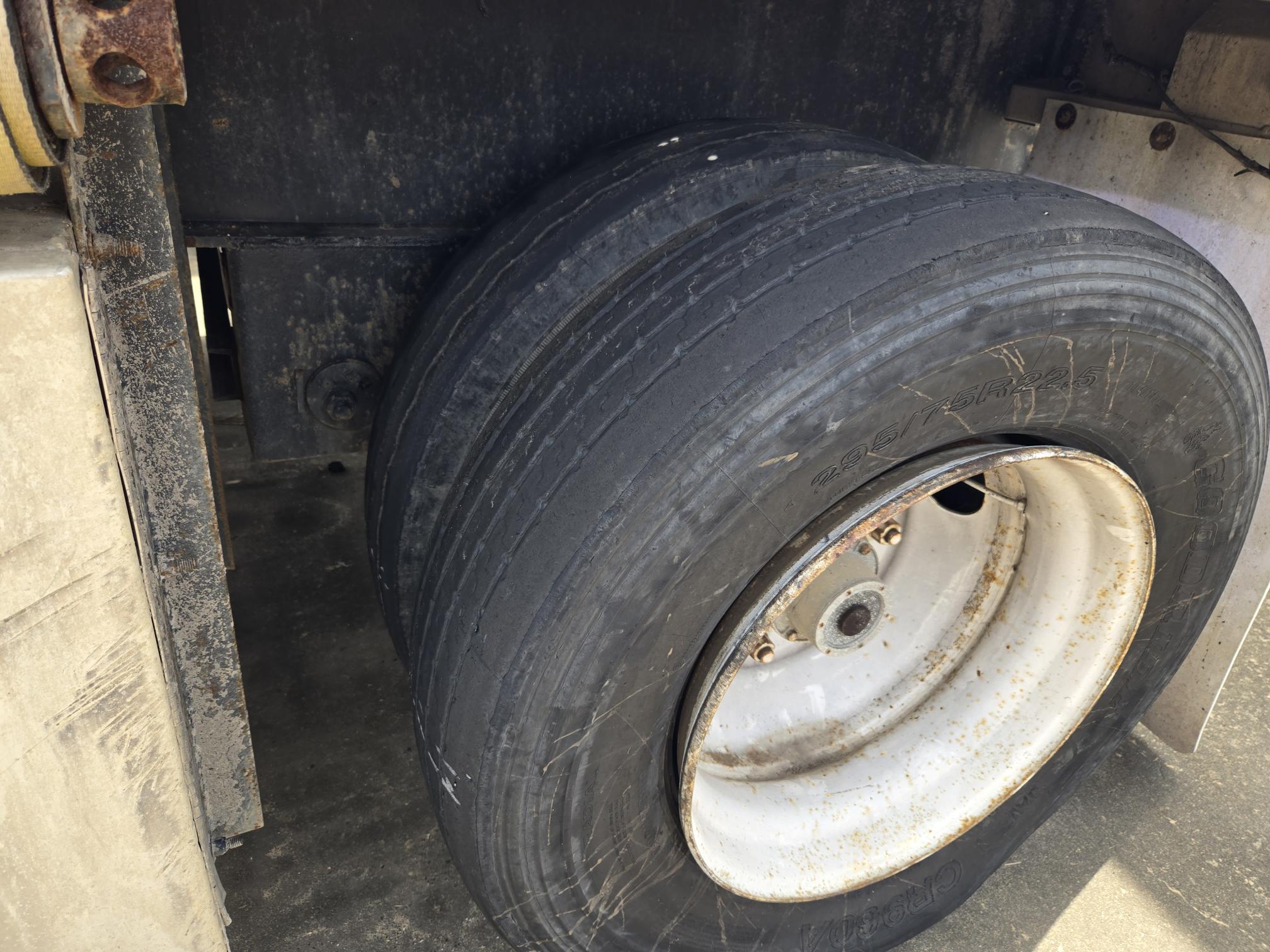 2000 UTILITY 48 x 102 - view 16 of 16