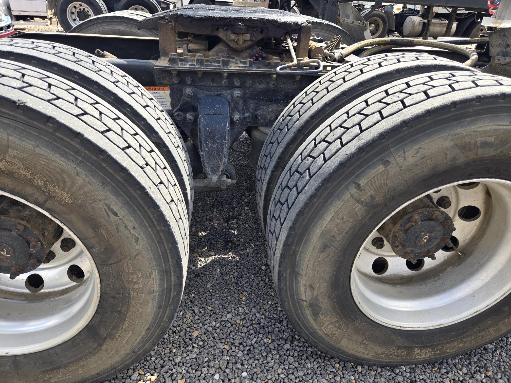 2009 FREIGHTLINER Columbia - view 10 of 17